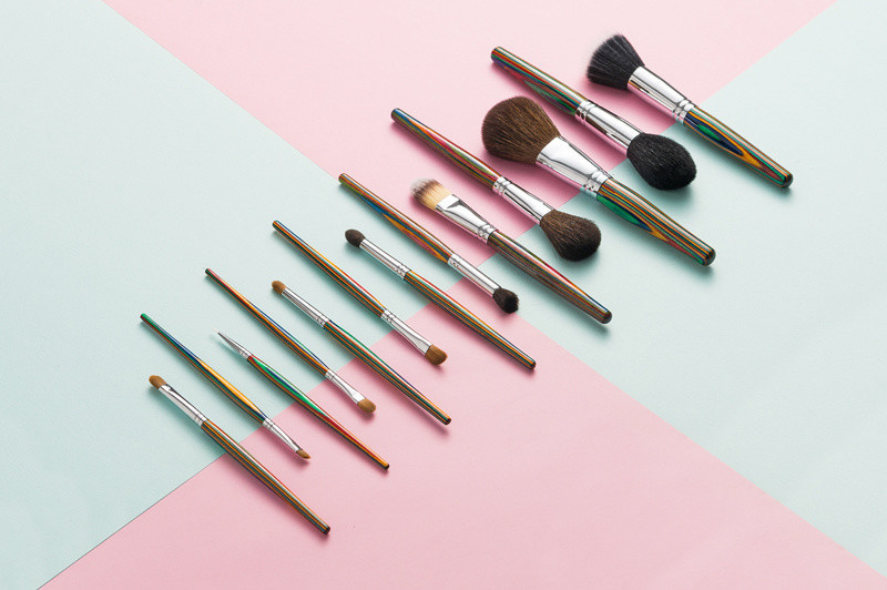 16-Piece Makeup Brush Set with Colorful Wooden Handles