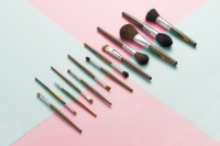 16-Piece Makeup Brush Set with Colorful Wooden Handles