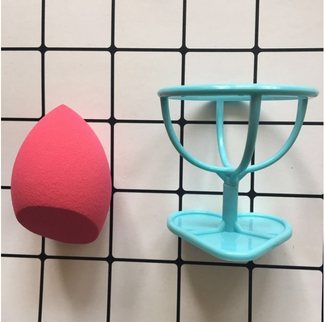 Heart-Shaped Colorful Makeup Sponge Holder
